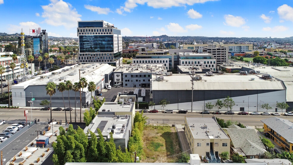 1449 N Bronson Ave, Los Angeles, CA à vendre - Photo de l’immeuble – Image 3 sur 9