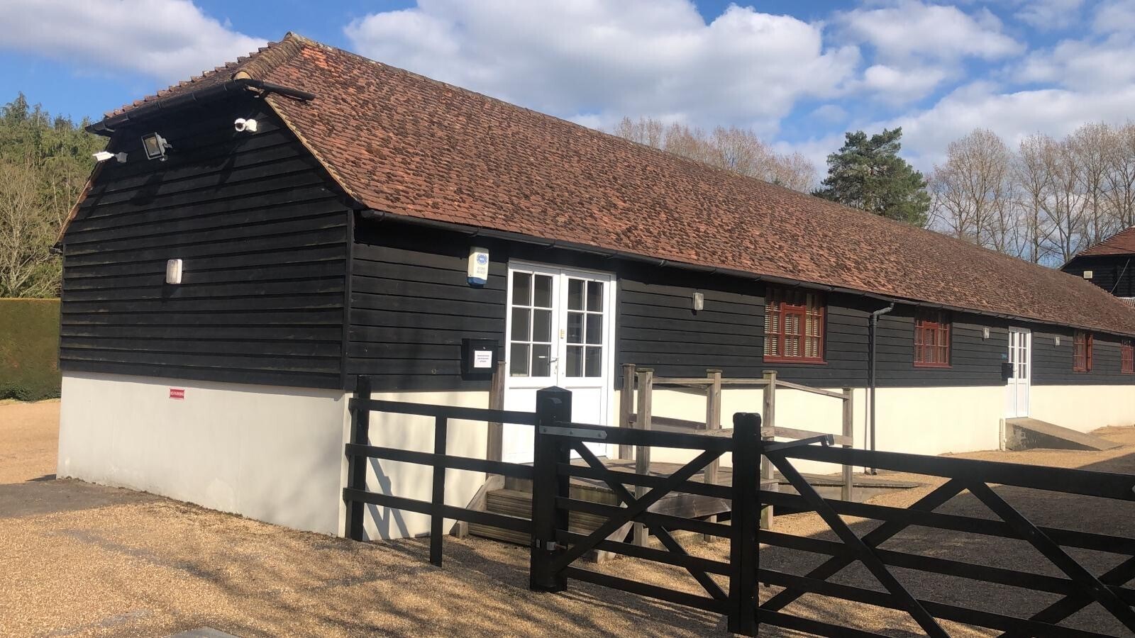 Sandhawes Hl, East Grinstead à louer Photo de l’immeuble– Image 1 sur 2