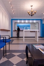 2529 Steinway St, Astoria, NY à louer Photo intérieure– Image 2 sur 4