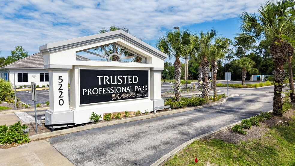 5220 Lee Blvd, Lehigh Acres, FL à louer - Autre – Image 1 sur 7