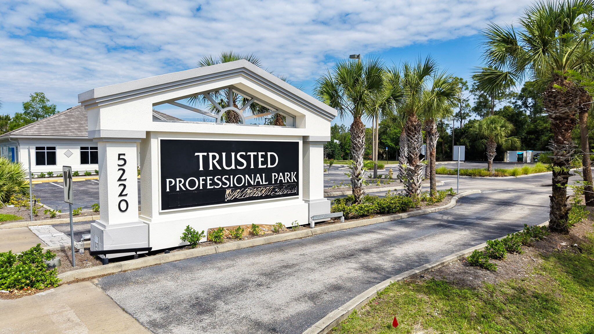 5220 Lee Blvd, Lehigh Acres, FL à louer Autre– Image 1 sur 8