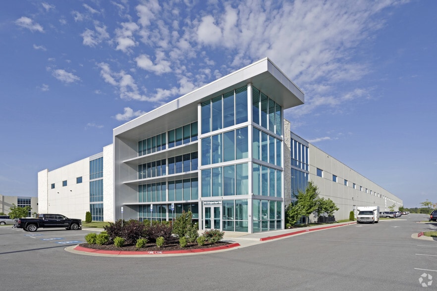4900 SW Regional Airport Blvd, Bentonville, AR à louer - Photo principale – Image 1 sur 7