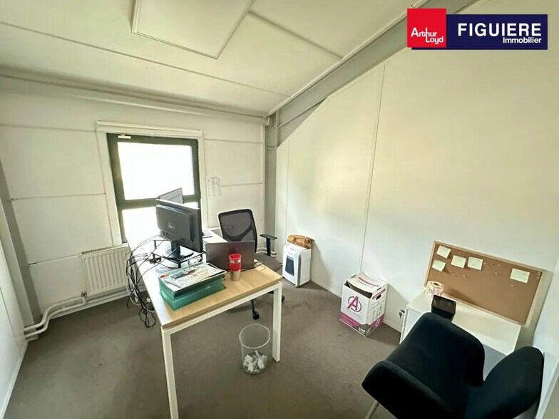 9 Rue De La Carraire, Venelles à louer - Photo de l’immeuble – Image 2 sur 6