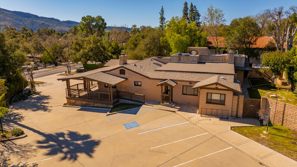 502 W Ojai Ave, Ojai, CA à vendre - Photo de l’immeuble – Image 3 sur 10