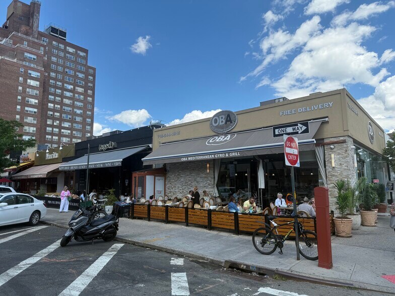 10708 70th Rd, Forest Hills, NY à louer - Photo de l’immeuble – Image 2 sur 4