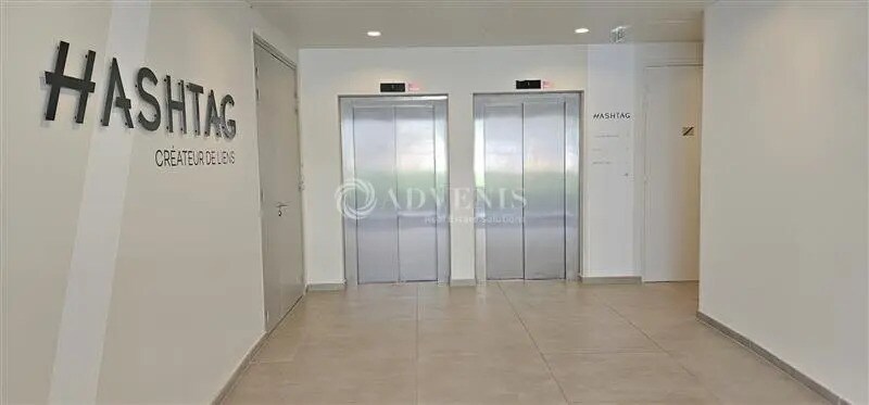 Bureau dans Lille à louer - Hall d’entrée – Image 2 sur 8