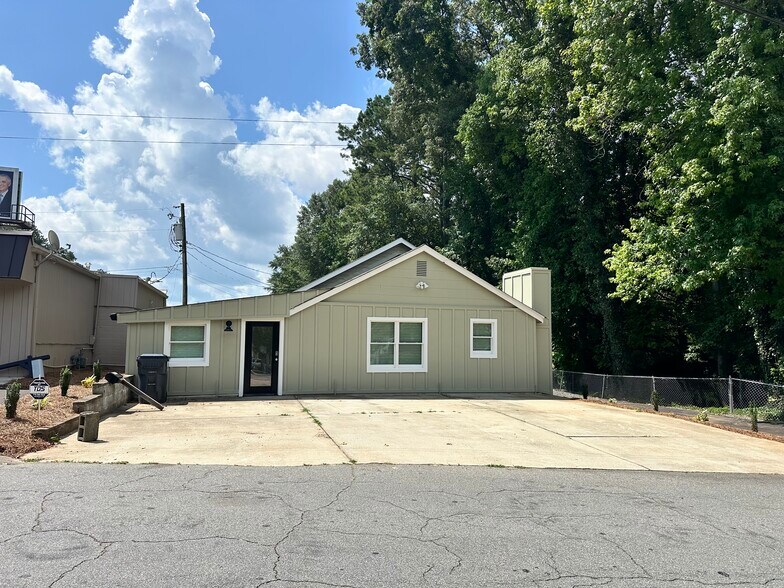 3987 Gibson St Nw, Acworth, GA à louer - Photo de l’immeuble – Image 1 sur 11