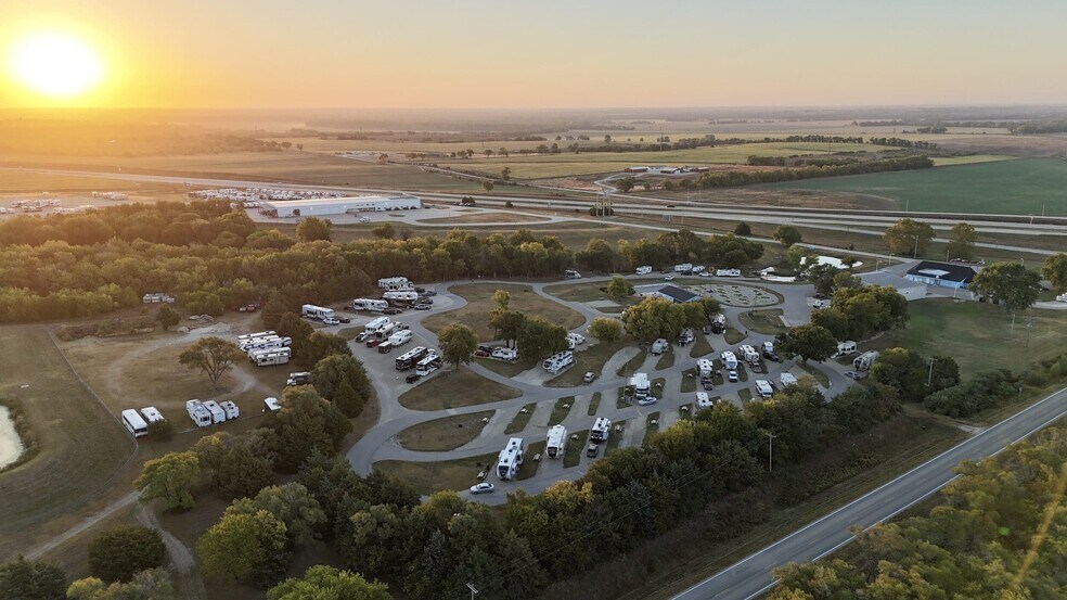 Walt's Four Season Campground & Store portefeuille de 2 biens à vendre sur LoopNet.fr - Photo principale – Image 2 sur 2