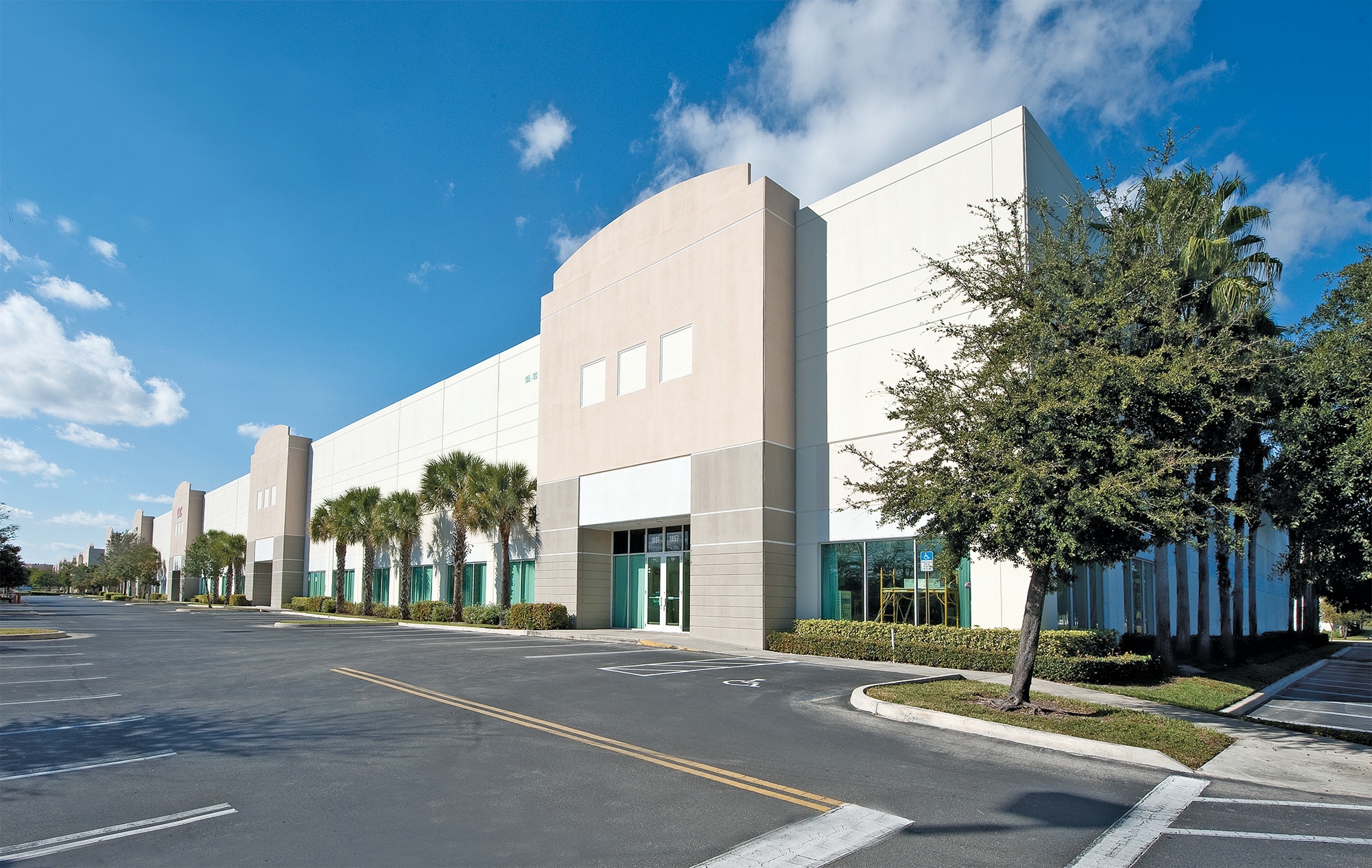 2100 SW 2nd St, Pompano Beach, FL à louer Photo de l’immeuble– Image 1 sur 1