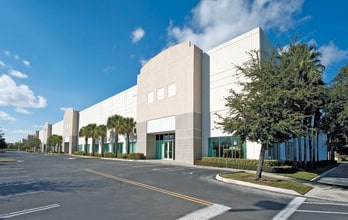2100 SW 2nd St, Pompano Beach, FL à louer Photo de l’immeuble– Image 1 sur 1