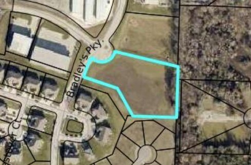 Bradley's Pkwy, Peculiar, MO à vendre - Photo principale – Image 1 sur 1