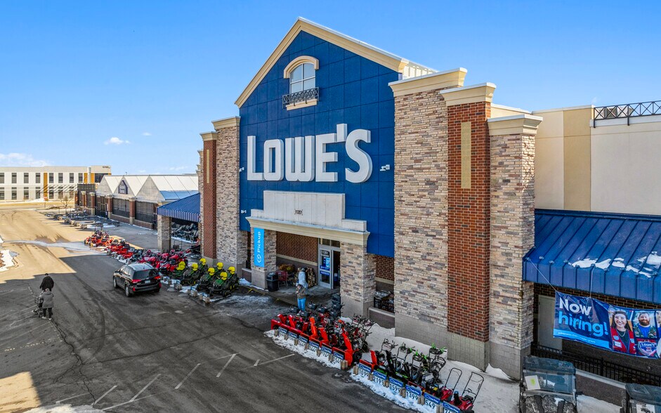 11201 Fountains Dr N, Maple Grove, MN à vendre - Photo de l’immeuble – Image 2 sur 10