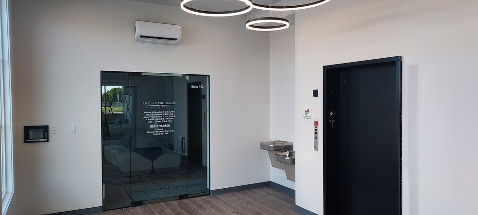 2084 N 2000 W, Clinton, UT à louer - Hall d’entrée – Image 2 sur 4