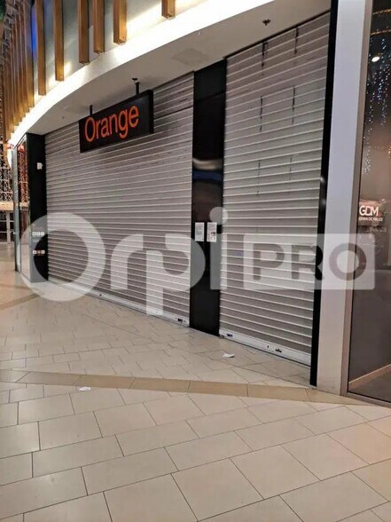 Local commercial dans Reims à louer - Photo de l’immeuble – Image 2 sur 2