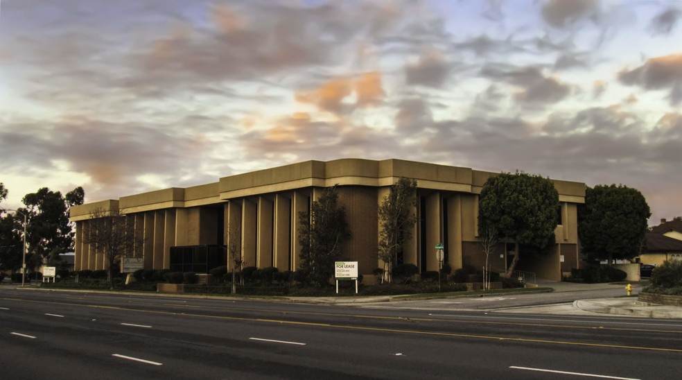 22700 Crenshaw Blvd, Torrance, CA à louer - Photo de l’immeuble – Image 1 sur 13