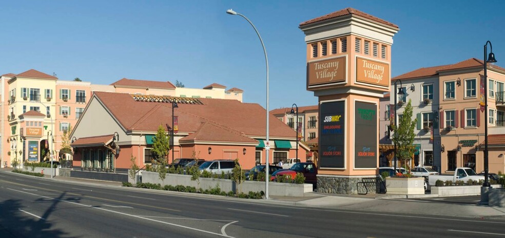 1632 McKenzie Ave, Victoria, BC à louer - Photo principale – Image 2 sur 4