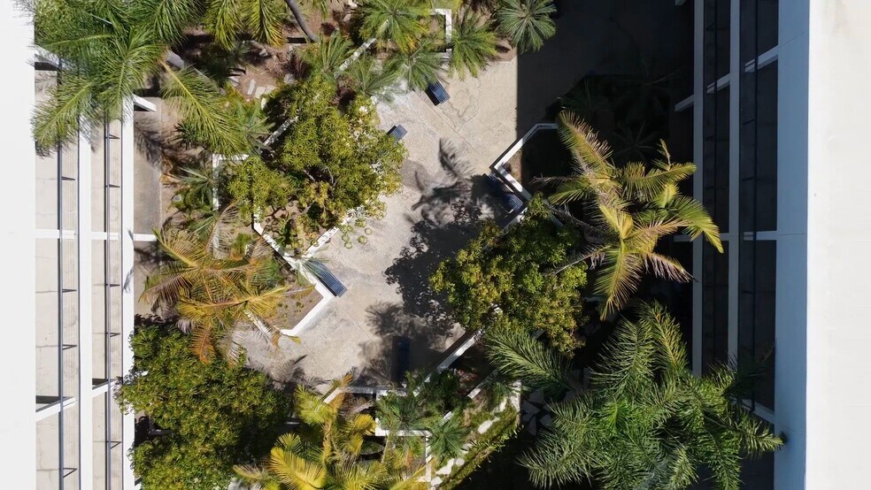 1403 N Tustin Ave, Santa Ana, CA à louer - Vidéo sur l’annonce professionnelle – Image 2 sur 12