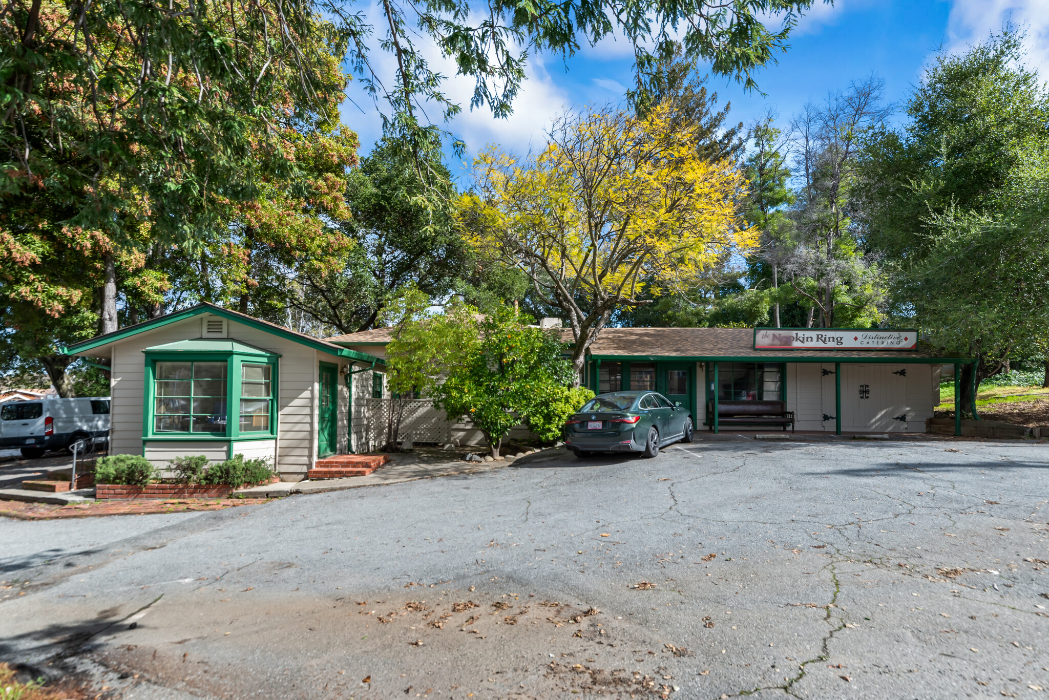 14496 Oak Pl, Saratoga, CA à vendre Photo de l’immeuble– Image 1 sur 27