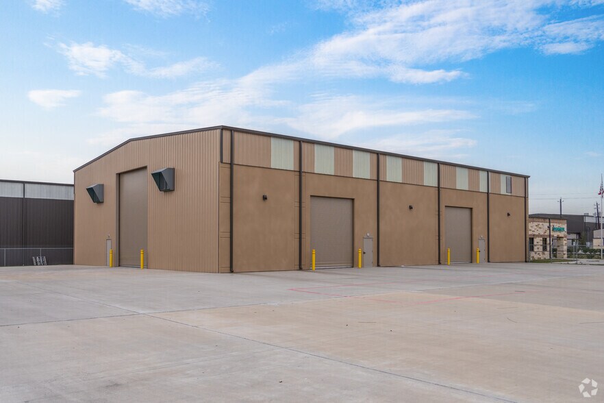 4482 Genoa Red Bluff, Houston, TX à louer - Photo de l’immeuble – Image 3 sur 5