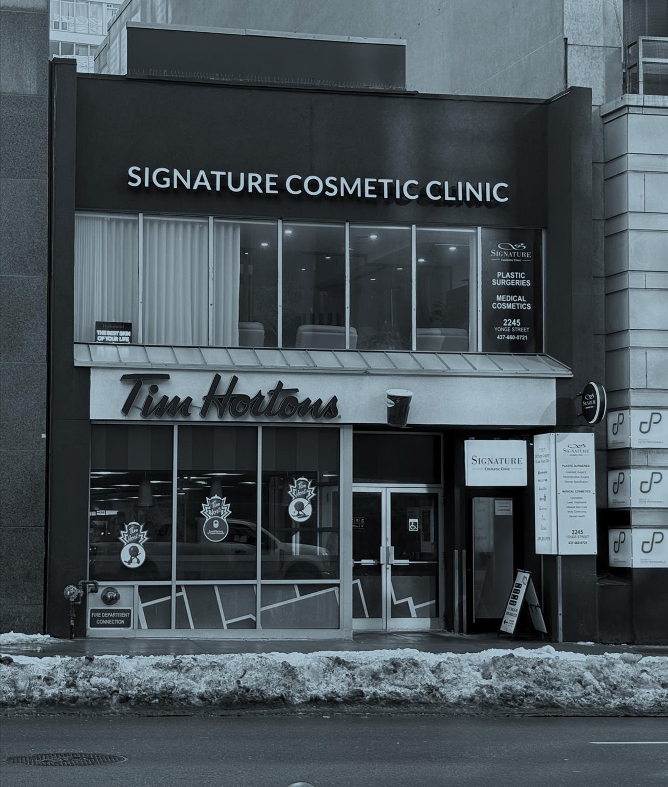 2245 Yonge St, Toronto, ON à louer Photo de l’immeuble– Image 1 sur 6