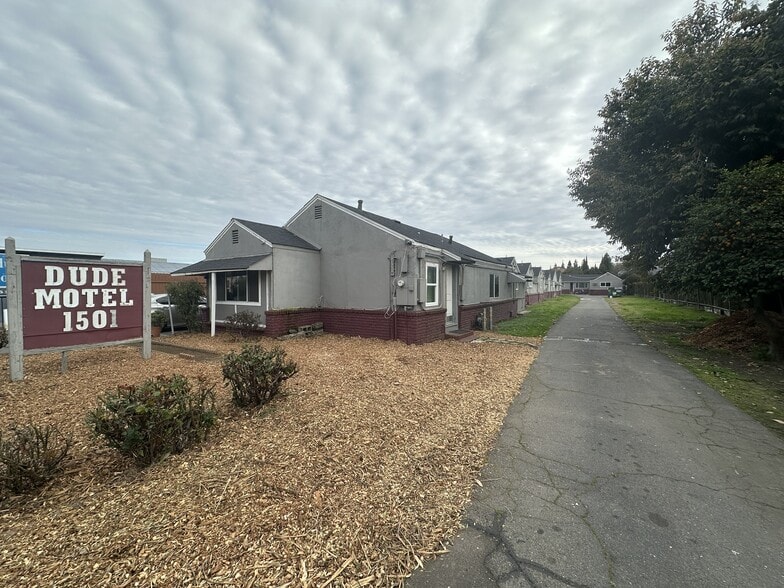 1501 W Capitol Ave, West Sacramento, CA à vendre - Photo de l’immeuble – Image 2 sur 10
