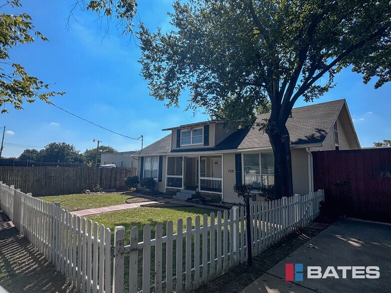 7712 Ronnie Dr, Dallas, TX à vendre - Photo de l’immeuble – Image 3 sur 12