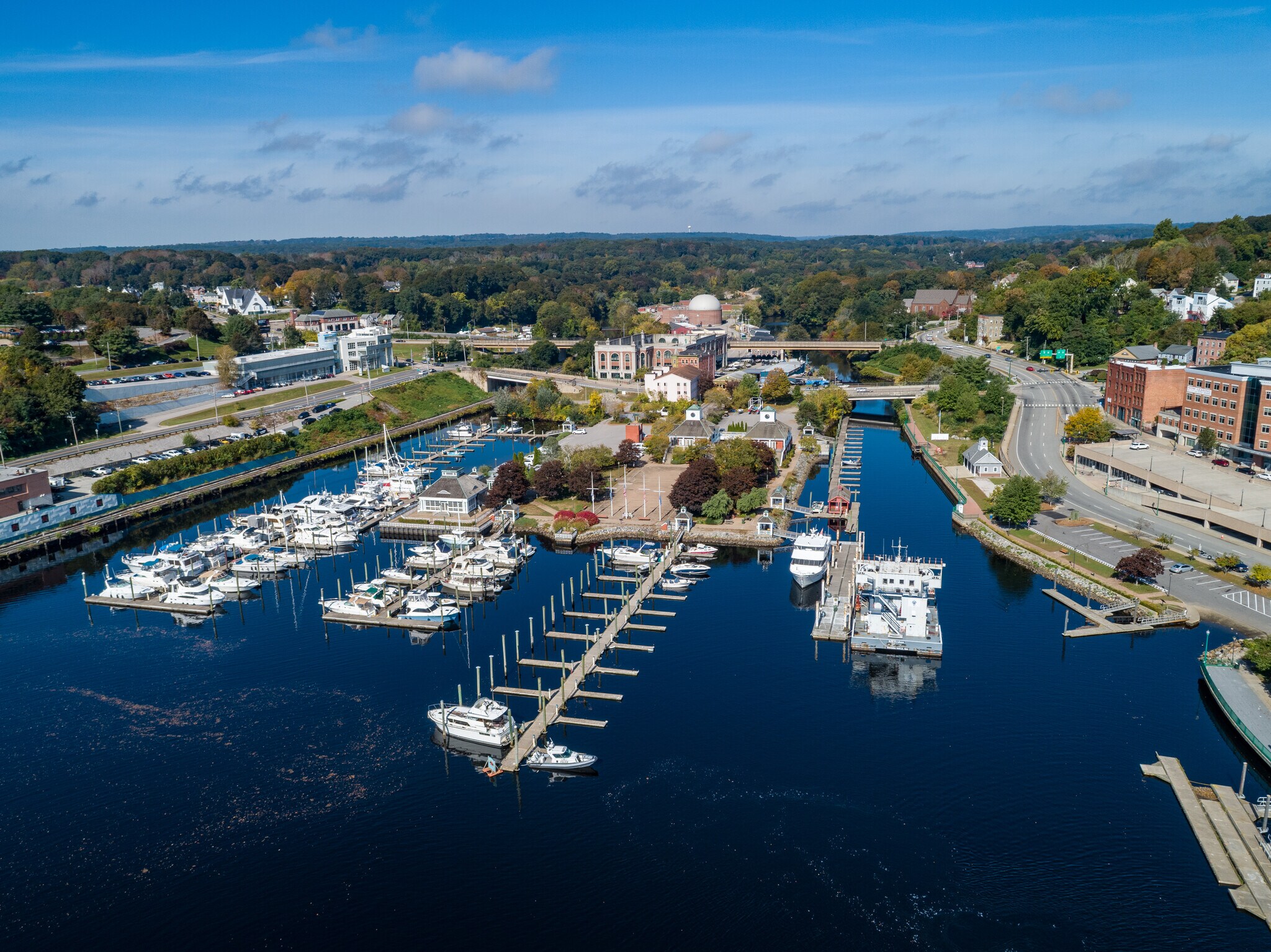 150 Chelsea Harbor Dr, Norwich, CT à louer Photo principale– Image 1 sur 25