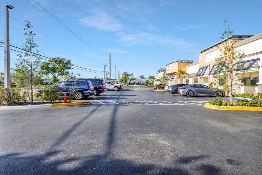1901-1949 NW 2nd Ave, Boca Raton, FL à louer - Photo de l’immeuble – Image 3 sur 8