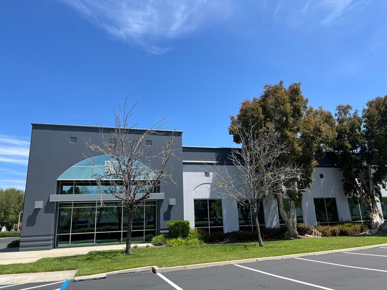 40971-40983 Encyclopedia Cir, Fremont, CA à louer - Photo de l’immeuble – Image 2 sur 9