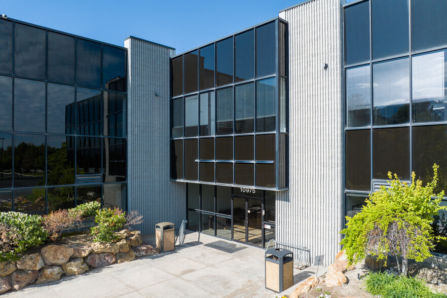 10975 S Sterling View Dr, South Jordan, UT à louer - Photo de l’immeuble – Image 3 sur 5