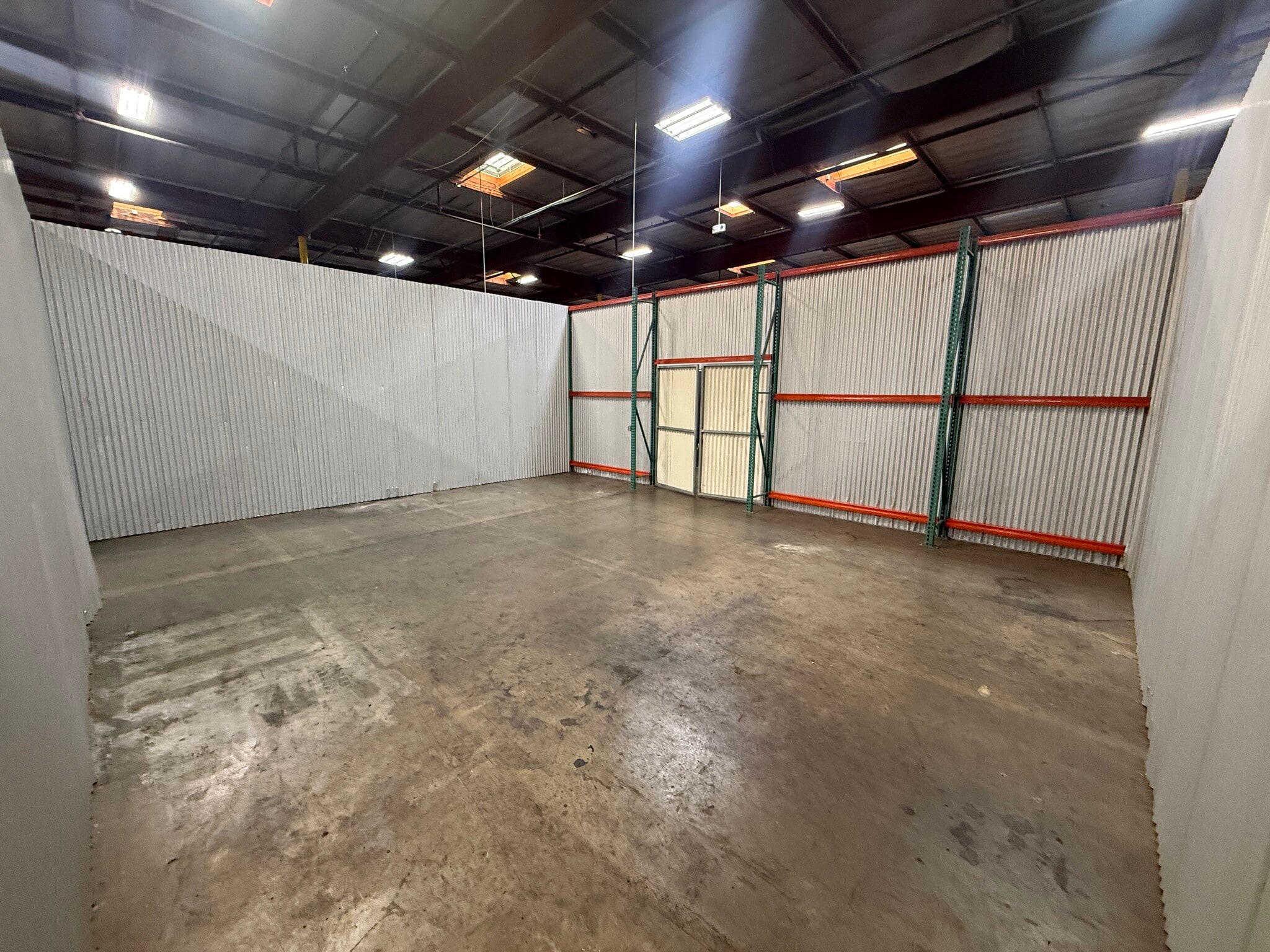 5625 E Firestone Blvd, South Gate, CA à louer Photo intérieure– Image 1 sur 2