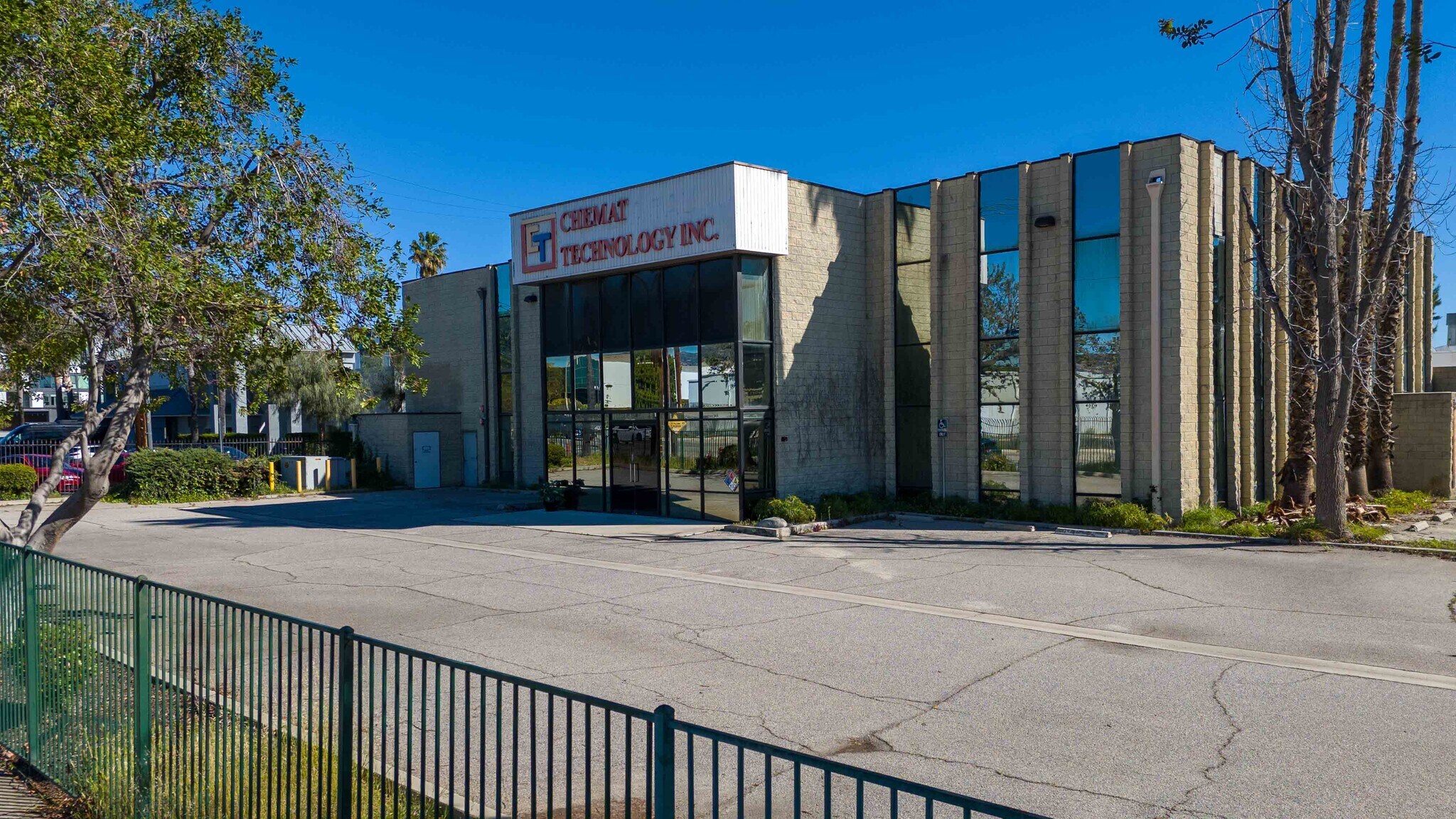 9036 Winnetka Ave, Northridge, CA à louer Photo principale– Image 1 sur 99