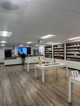 Plus de détails pour 113-119 N A St, Lompoc, CA - Local commercial à vendre