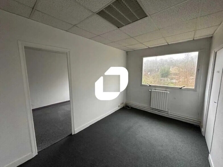 Bureau dans Eaubonne à louer - Photo de l’immeuble – Image 3 sur 10