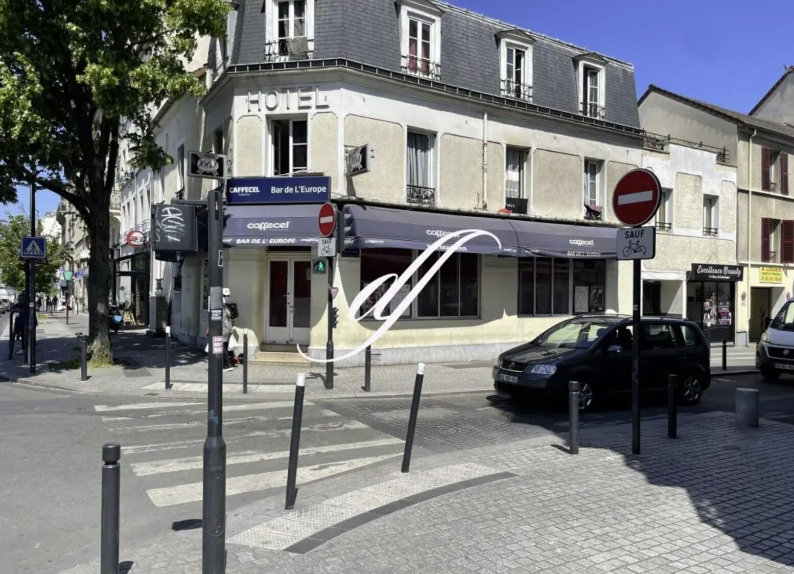 Local commercial dans Saint-Denis à louer Photo de l’immeuble– Image 1 sur 3