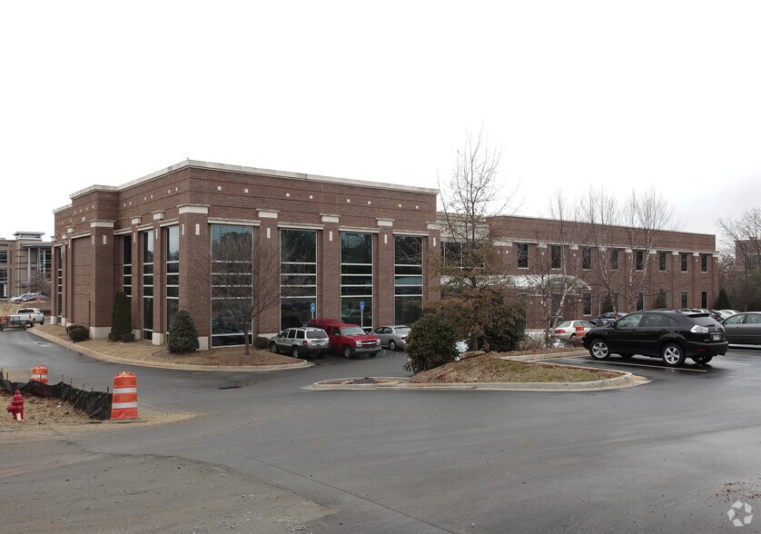 300 Tower Rd NE, Marietta, GA à louer - Photo principale – Image 1 sur 3