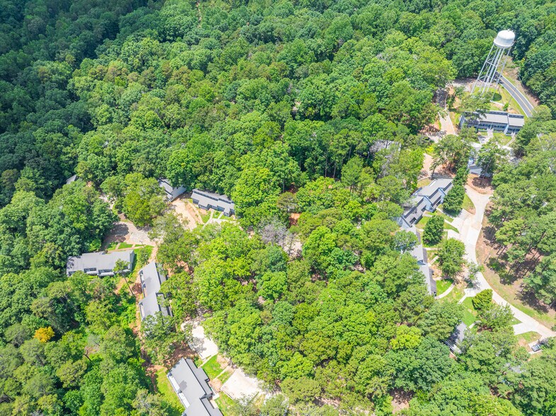 10 Kinston Manor Dr, Westminster, SC à vendre - Photo de l’immeuble – Image 3 sur 36