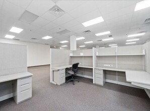 400 Hunt Club Rd, Ottawa, ON à louer Photo intérieure– Image 2 sur 9