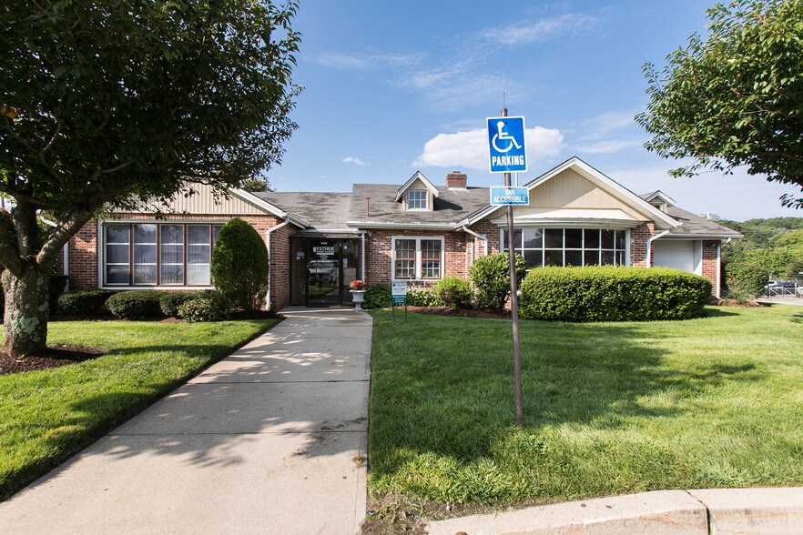 1039 Reservoir Ave, Cranston, RI à vendre - Photo de l’immeuble – Image 2 sur 14