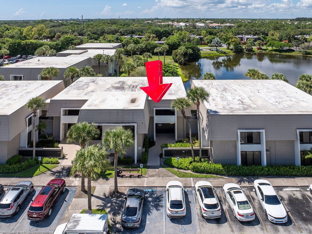 210 Jupiter Lakes Blvd, Jupiter, FL à louer Photo de l’immeuble– Image 1 sur 15