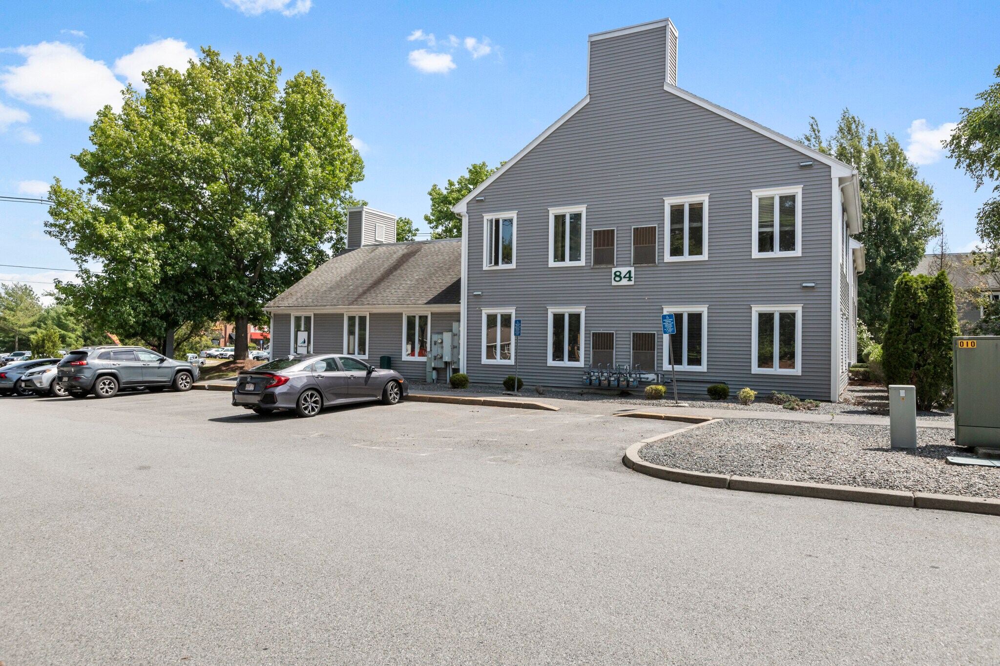 84 Faunce Corner Mall Rd, Dartmouth, MA à vendre Photo de l’immeuble– Image 1 sur 12