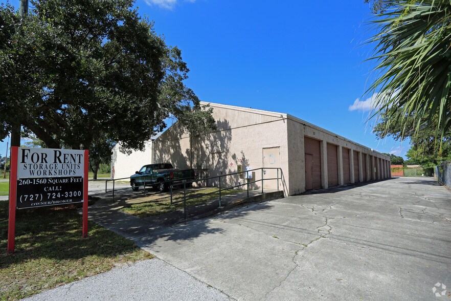 555 Marlborough St, Oldsmar, FL à louer - Photo de l’immeuble – Image 3 sur 12