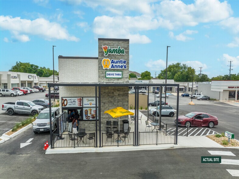 7003 Bandera Rd, San Antonio, TX à vendre - Photo de l’immeuble – Image 1 sur 5
