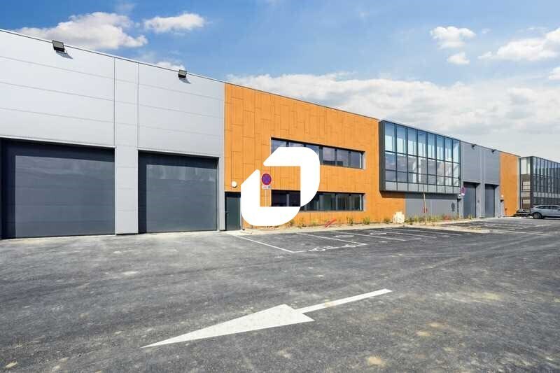 Local d’activités dans Grigny à louer - Photo de l’immeuble – Image 3 sur 20
