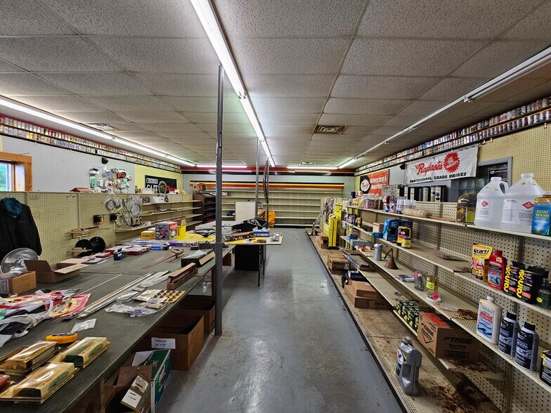 105 N Mable St, Pinconning, MI à vendre - Photo de l’immeuble – Image 3 sur 8