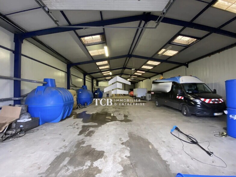 Local d’activités dans GRANDCHAMP-DES-FONTAINES à louer - Photo de l’immeuble – Image 3 sur 3