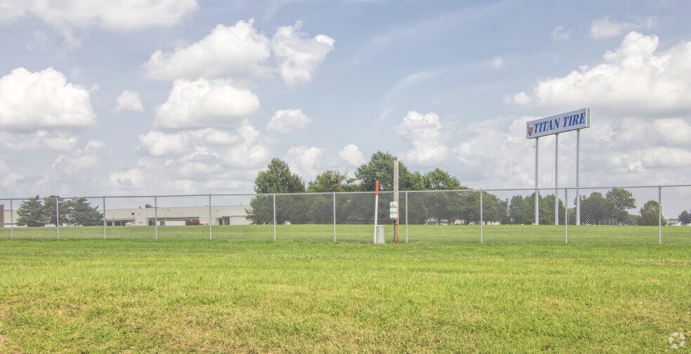 3260 Goodyear Blvd, Union City, TN à louer - Photo de l’immeuble – Image 3 sur 4