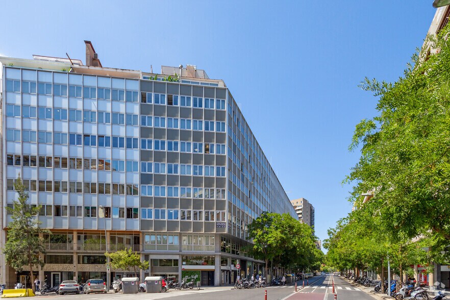 Bureau dans Barcelone, Barcelona à louer - Photo de l’immeuble – Image 3 sur 3