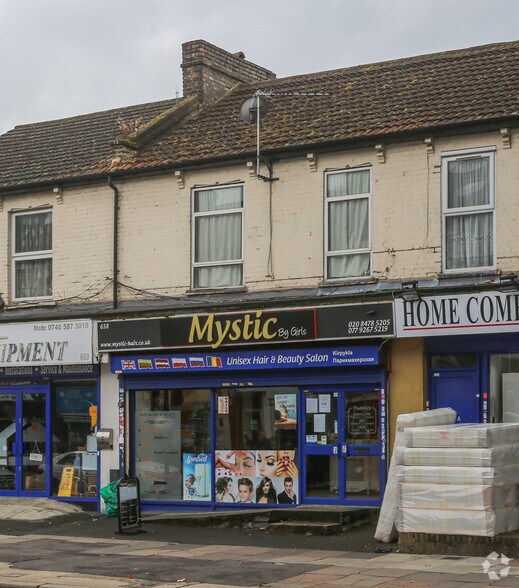 Romford Rd, Londres à vendre - Photo de l’immeuble – Image 3 sur 3