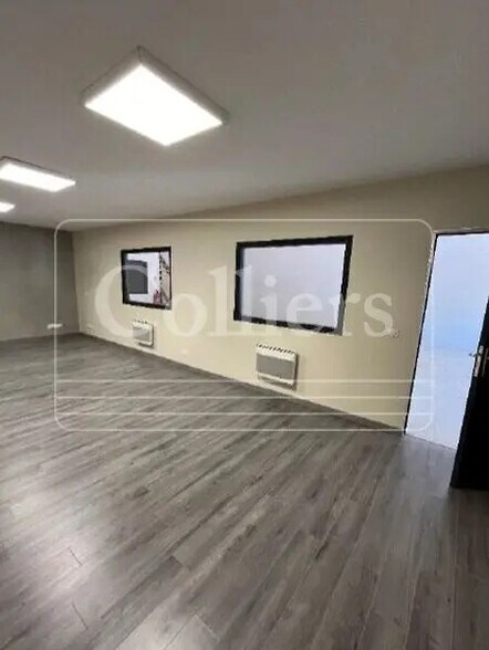 Bureau dans Gémenos à louer - Photo intérieure – Image 3 sur 5